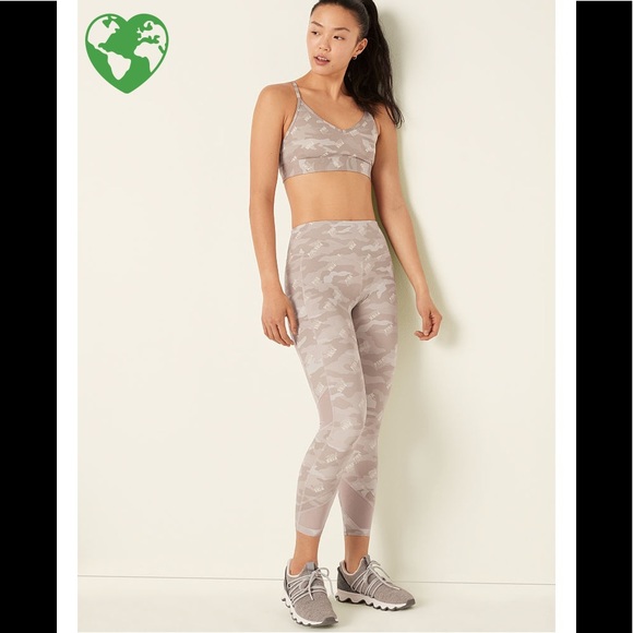 💗VS PINK ULTIMATE V POLAR CAMO LOGO LEGGINGS - Picture 3 of 8